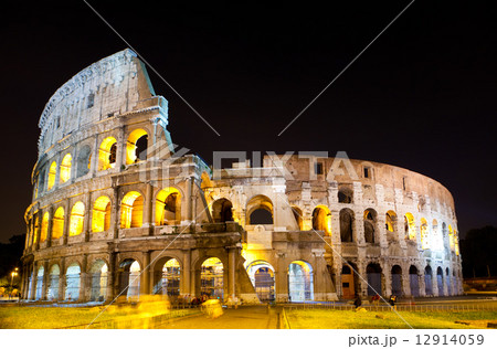 Italy. Rome. The night Collosseo 12914059