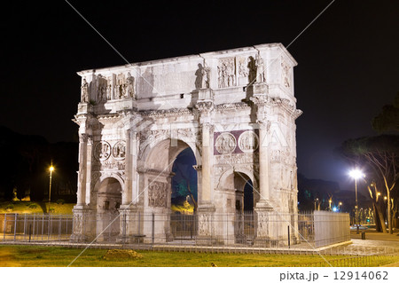 Italy. Rome. An arch triumphal, night Italy. Rome. An arch triumphal, night 12914062
