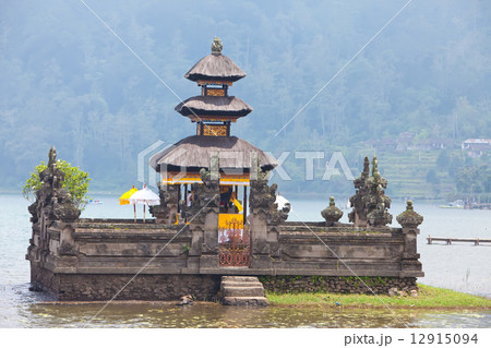Bali Pura Ulun Danu Bratan Water Temple 12915094