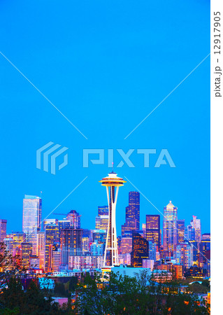 Downtown Seattle cityscape with Space Needle Downtown Seattle cityscape with Space Needle 12917905