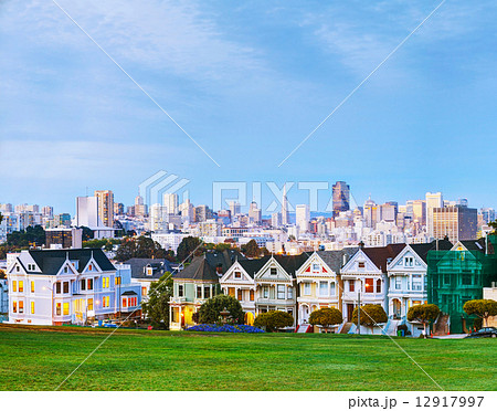San Francisco cityscape as seen from Alamo square park 12917997