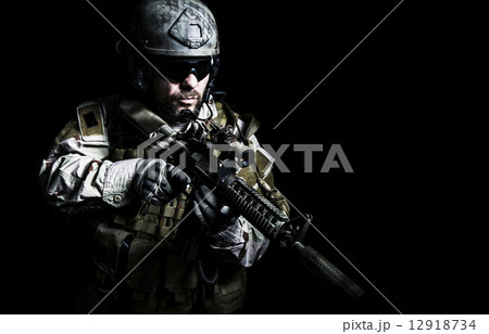Bearded special forces soldier 12918734