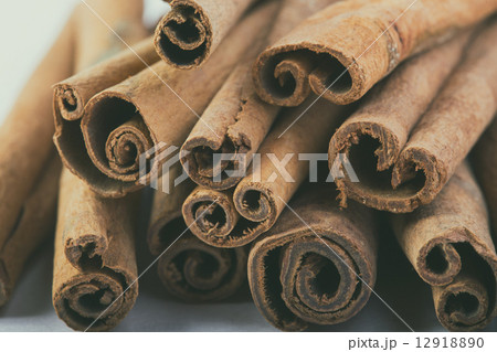 cinnamon sticks 12918890