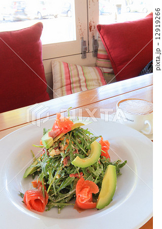 カフェテリアにて 12919266