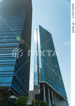 Buildings in Singapore skyline 12925068