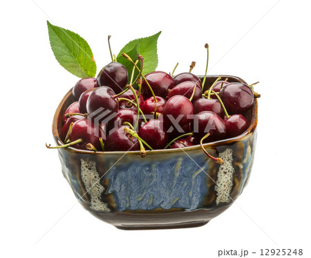 Sweet ripe cherry 12925248