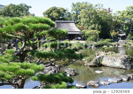 水前寺公園　庭園と古今伝授の間 12926569