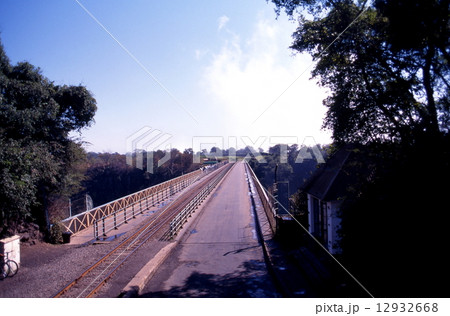 ザンビアとジンバブエを結ぶヴィクトリアフォールズ橋　ザンビア側 12932668