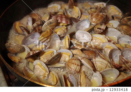 あさりのバター焼き 調理中 あさりのバター焼き 調理中 12933418