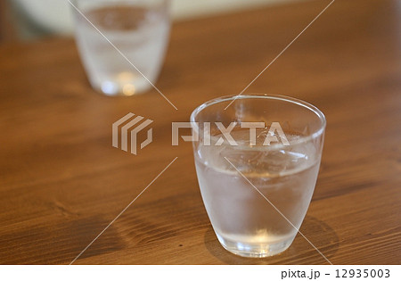 グラスの水 12935003