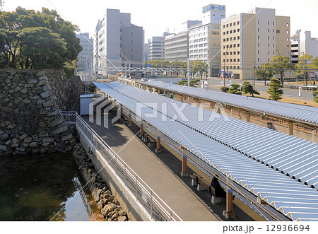 コトデン高松築港駅(高松城跡より南、中央通り方向を見る) コトデン高松築港駅(高松城跡より南、中央通り方向を見る) 12936694
