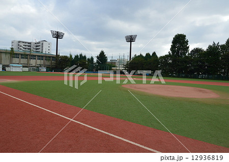 人工芝の野球場 豊島区総合体育場 野球場 東京都豊島区東池袋 4 41 30 の写真素材