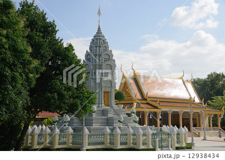 カンボジア　プノンペン　王宮 12938434