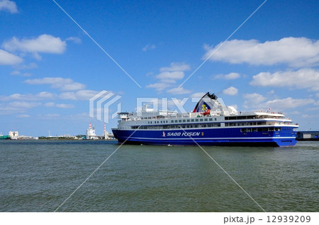 佐渡汽船入港 12939209