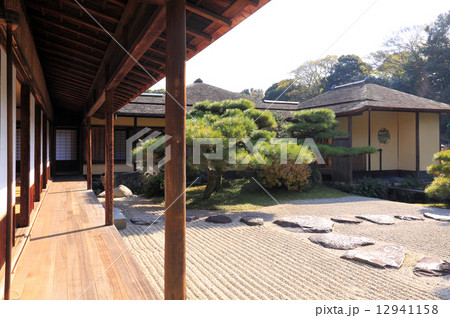 特別名勝「栗林公園」掬月亭の初莚観縁側 特別名勝「栗林公園」掬月亭の初莚観縁側 12941158