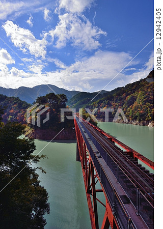 奥太井湖上駅への道 12942405