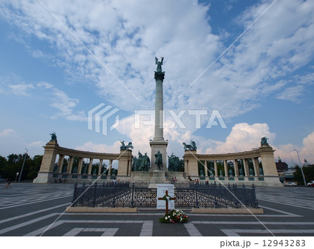 ハンガリー　英雄広場 12943283
