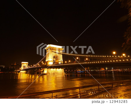 ブダペスト　くさり橋 12943285