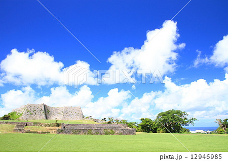 8月沖縄 中城城・三の郭城壁 12946985