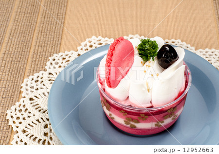 Strawberry mousse Strawberry mousse 12952663