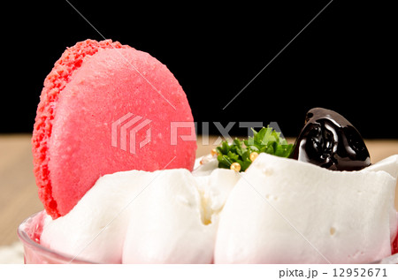 Strawberry mousse 12952671