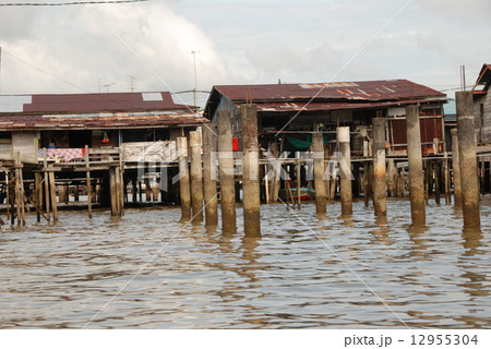 ブルネイ川･水上集落(カンポン･アイール)（バンダルスリブガワン／ブルネイ） 12955304