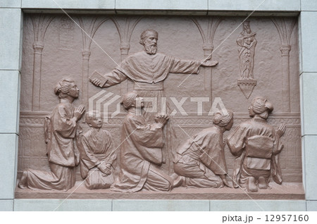 「信徒発見」のレリーフ(大浦天主堂/長崎県長崎市南山手町) 「信徒発見」のレリーフ(大浦天主堂/長崎県長崎市南山手町) 12957160