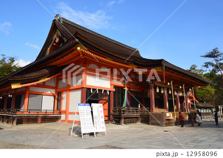 重要文化財･八坂神社の「本殿」（八坂神社／京都市東山区祇園町） 12958096