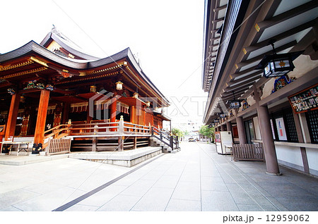 湯島天神 拝殿 授与所 (湯島天満宮) 東京都 文京区 湯島天神 拝殿 授与所 (湯島天満宮) 東京都 文京区 12959062