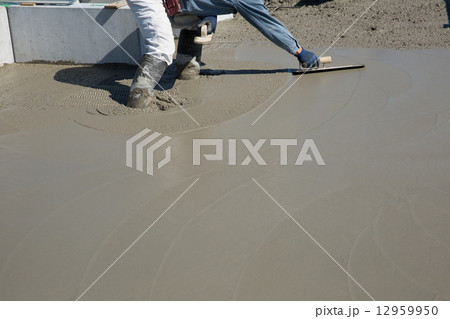 生コンの打設 12959950