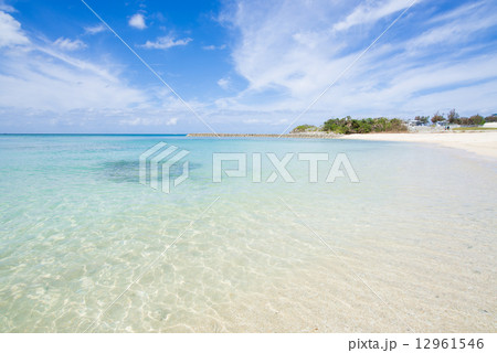 沖縄のビーチ・砂辺の浜 12961546