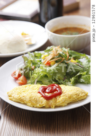 オムレツ 12961578