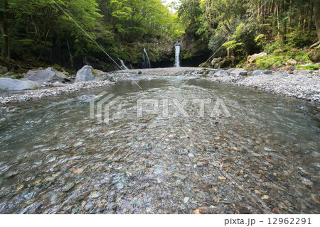 五斗目木川の流れ 12962291