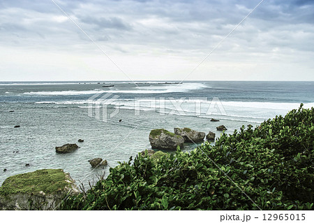 東平安名崎の磯 12965015