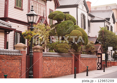 秋の北野町 異人館 12965209