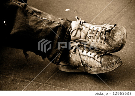 Old sporte shoes 12965633