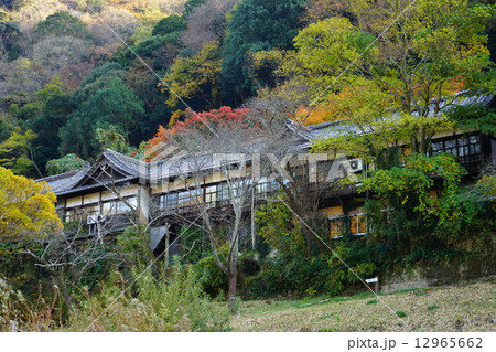 山間の宿 12965662