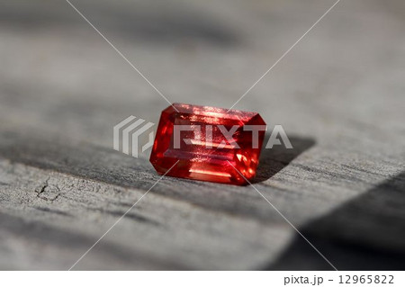 サンストーン 12965822