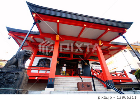 神楽坂 毘沙門天　善国寺　山門　（ 東京都 新宿区 神楽坂 ） 12966211