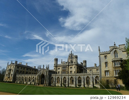 ケンブリッジ大学 12969234