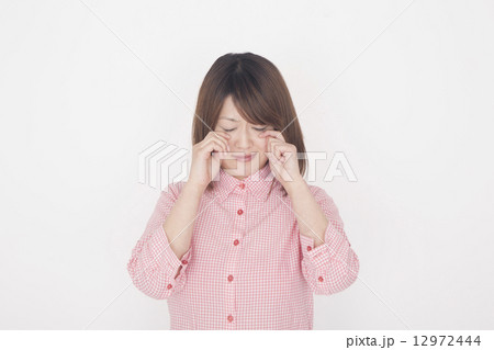 泣く女性 泣く女性 12972444