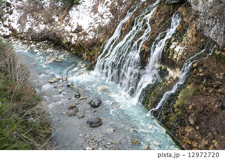 白ひげの滝と美瑛川 12972720