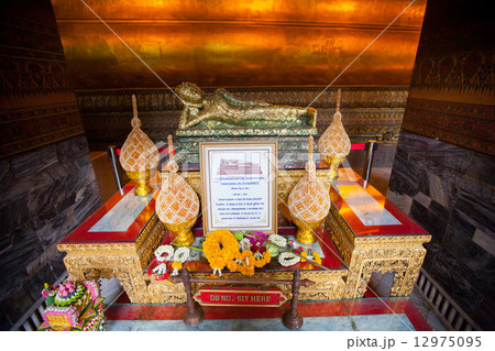 Buddha gold statue in Wat Pho, Bangkok Buddha gold statue in Wat Pho, Bangkok 12975095
