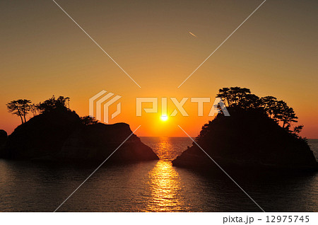 伊豆堂ヶ島夕陽 伊豆堂ヶ島夕陽 12975745
