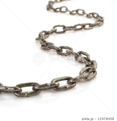 metal chain on white 12978408