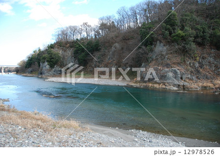 荒川の中流・正喜橋(埼玉県大里郡寄居町大字鉢形) 荒川の中流・正喜橋(埼玉県大里郡寄居町大字鉢形) 12978526