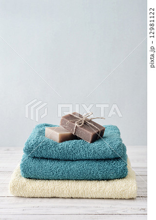 Towels with soap bars 12981122