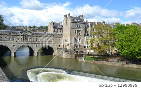 バース バース 12990939