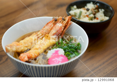 年越しそば 12991068