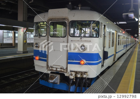 金沢の駅の鉄道 金沢の駅の鉄道 12992798